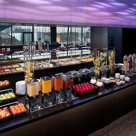 Melia Vienna Hotel Exterior foto The buffet at the lounge