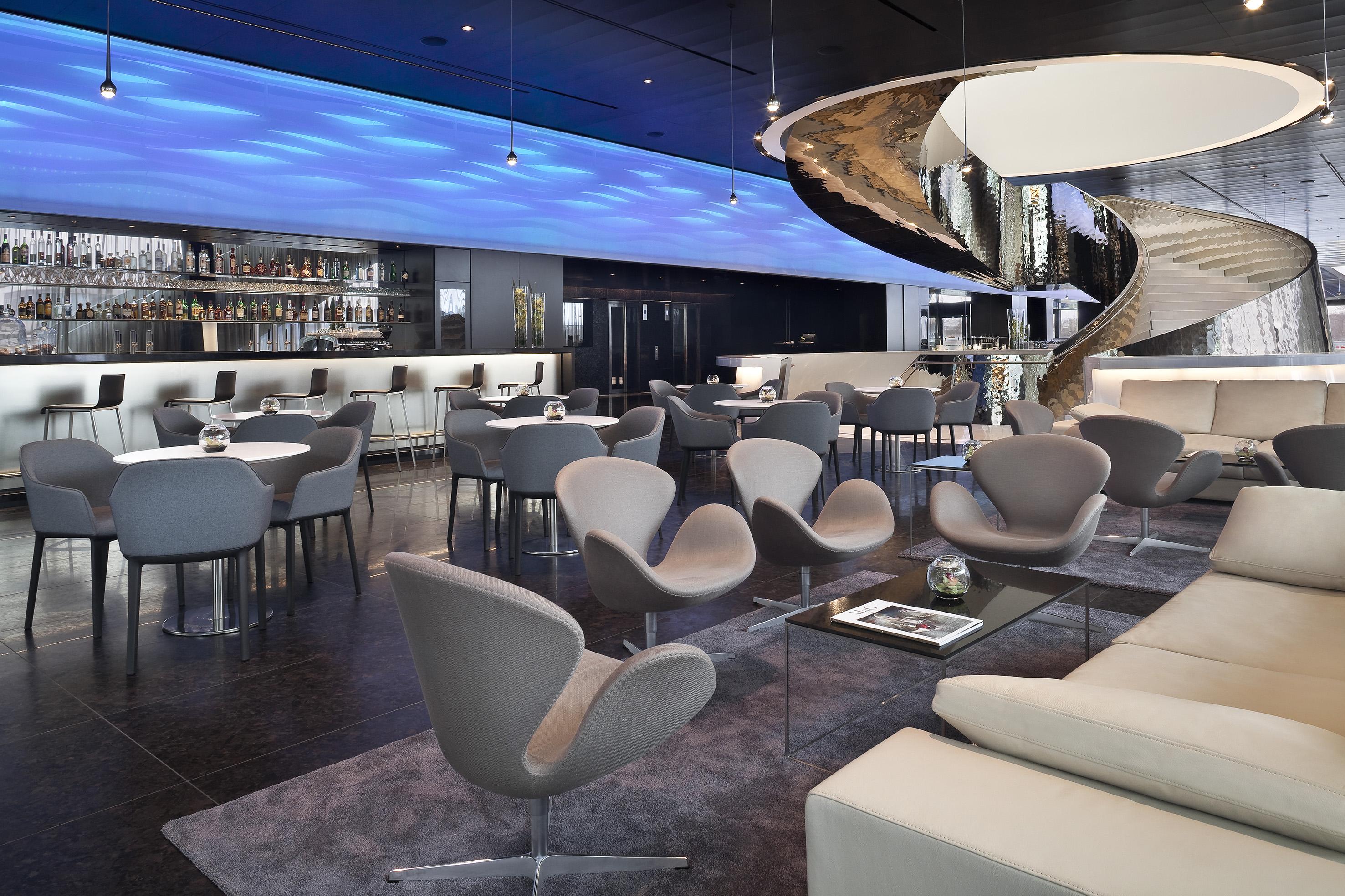 Melia Vienna Hotel Exterior foto The lounge at the airport