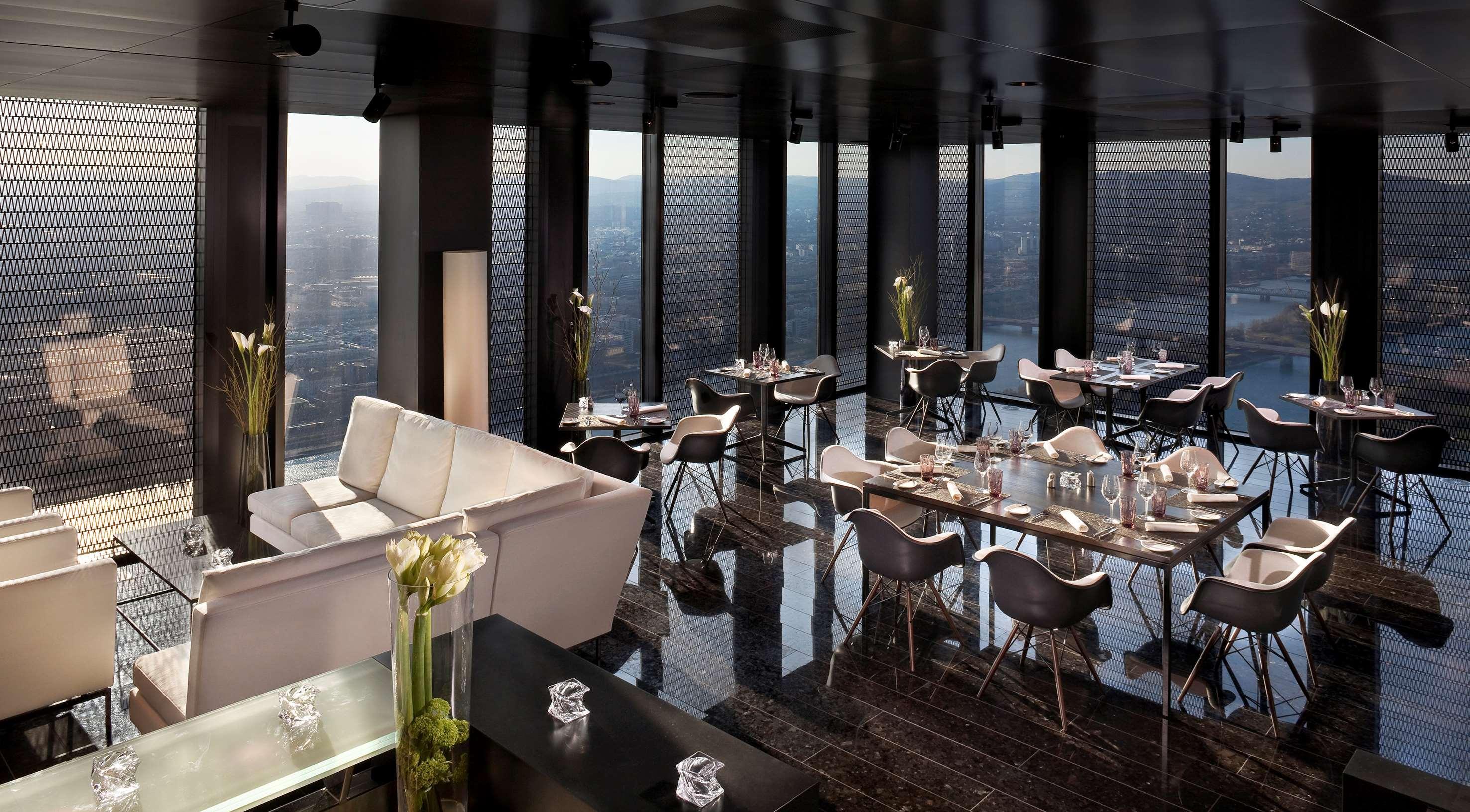 Melia Vienna Hotel Exterior foto Restaurant 360°